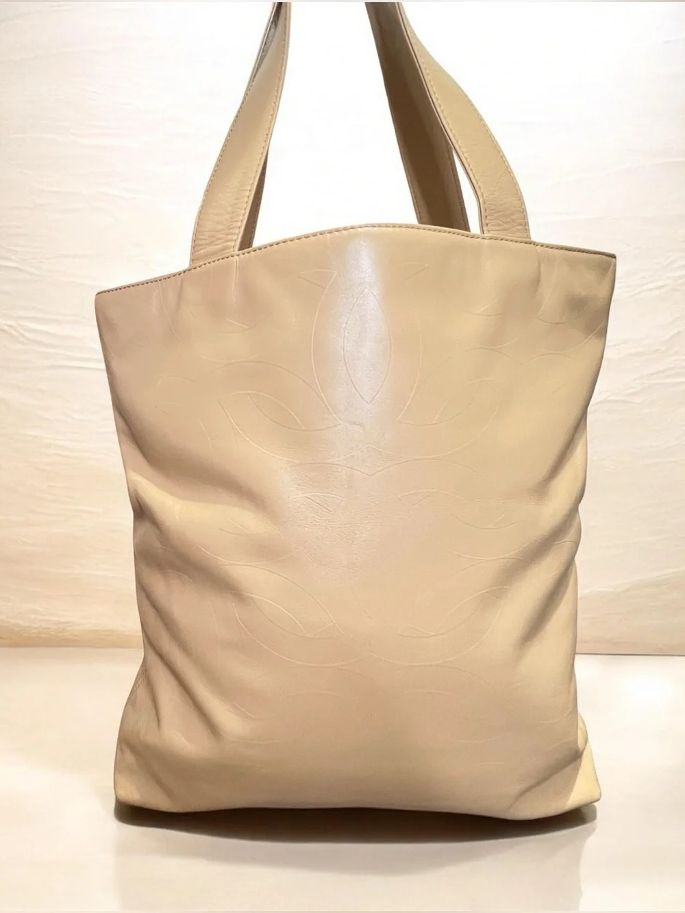 AUTH CHANEL Embossed CC Maximal Tote Bag in Caramel Leather Series 6 AUTHENTIC
